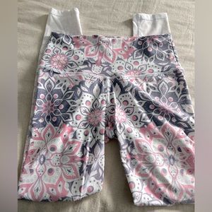 🤍Yoga/Workout Leggings - Large